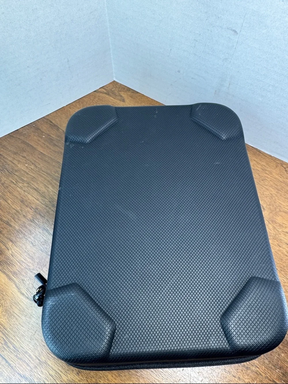 NWT USA Gear XL Semi-Hard Shell Dart Protective Case for 15 Darts Tips, Flights